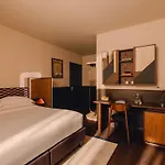 Aethos 5* Milaan