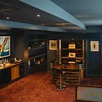 Aethos 5* Milaan