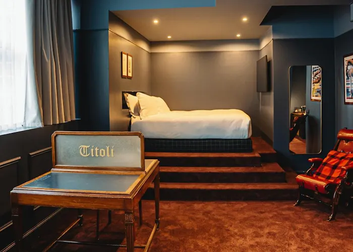 Aethos 5*